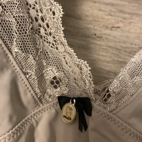 NWOT limited edition 2011 est Rihanna for Emporio Armani slip/negligée